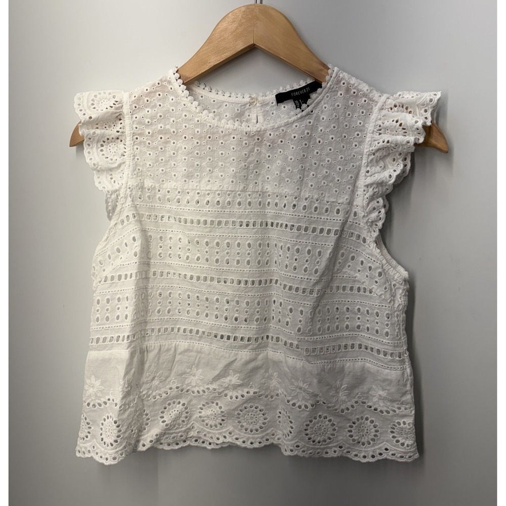 Forever 21 White Eyelet Crop Top Women's Size Small Floral Boho Euro Summer